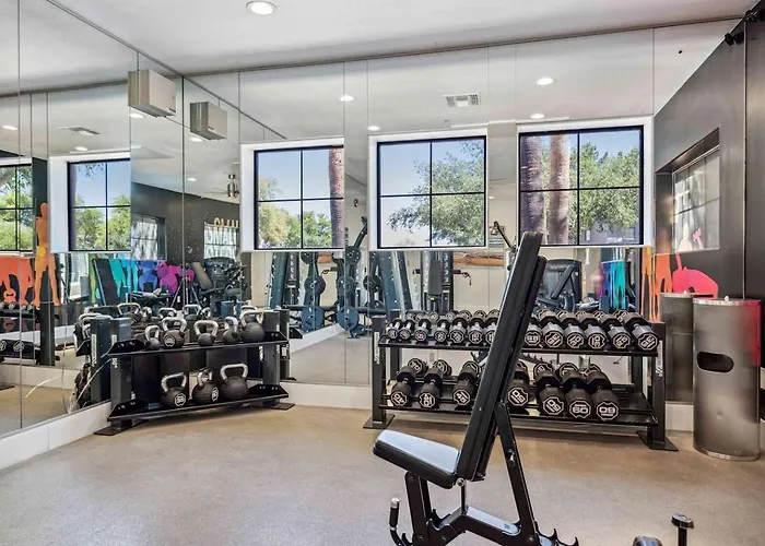 Apartment Boulevard Quiet Modern 2br Pickleball Pool Parking Gym 03 *