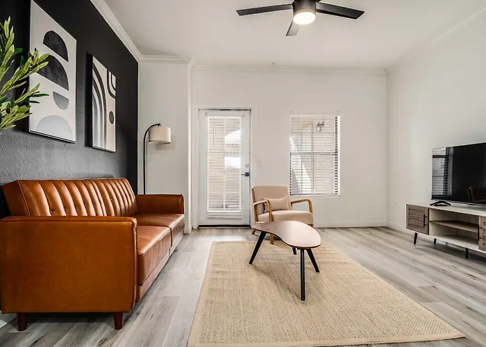 Apartment Boulevard Quiet Modern 2br Pickleball Pool Parking Gym 03 *